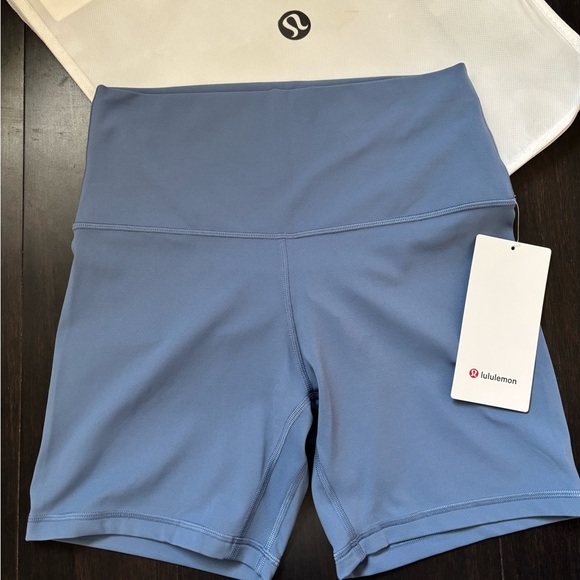 LULULEMON ALIGN HR SHORTS 6” in OASIS BLUE SZ 8 NWT